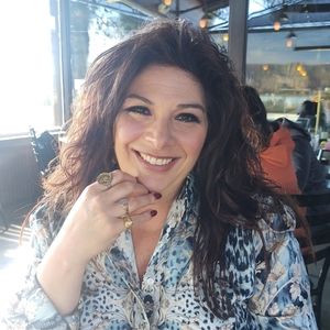 Meet your Posher, Daniella